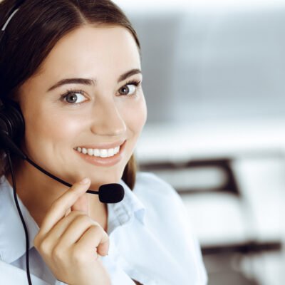 Brunette,Female,Customer,Service,Representative,In,A,Headset,Is,Consulting